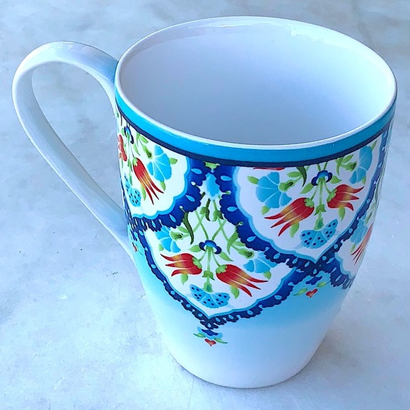 222 FIFTH TUNISIA COFFEE MUG 4 INCH ROUNDED FLORAL BLUE RED YELLOW NEW PORCELAIN - Picture 2 of 6